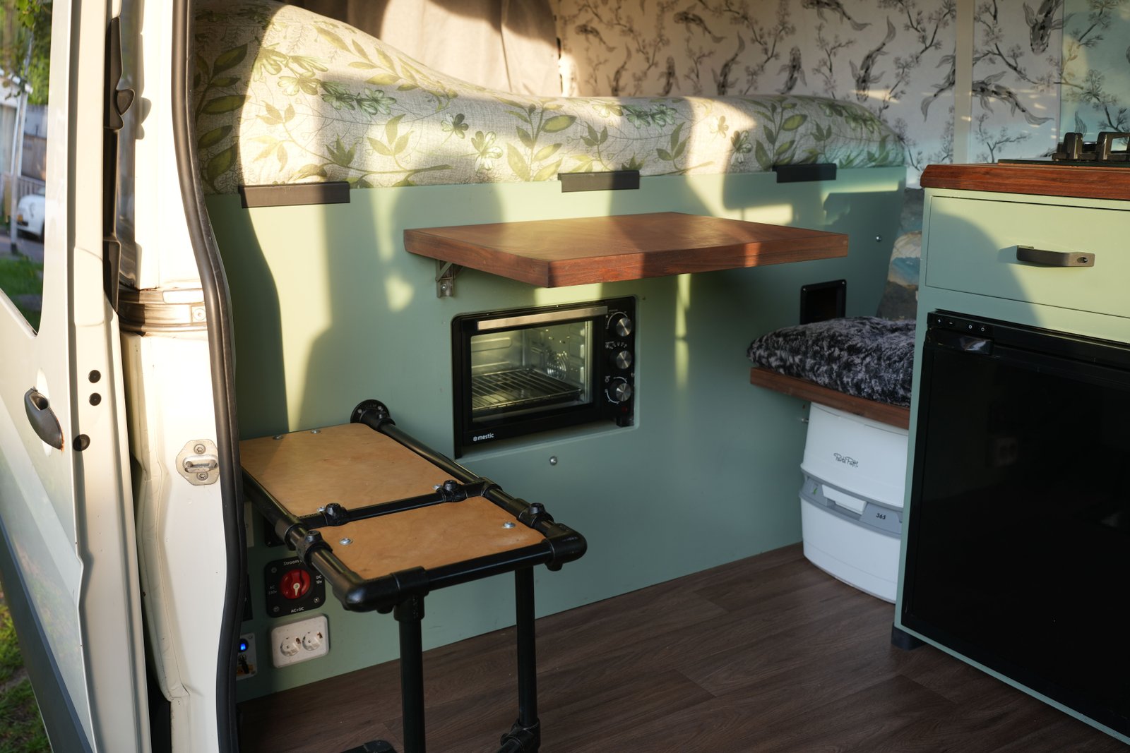 Horizon campervan exterior detail