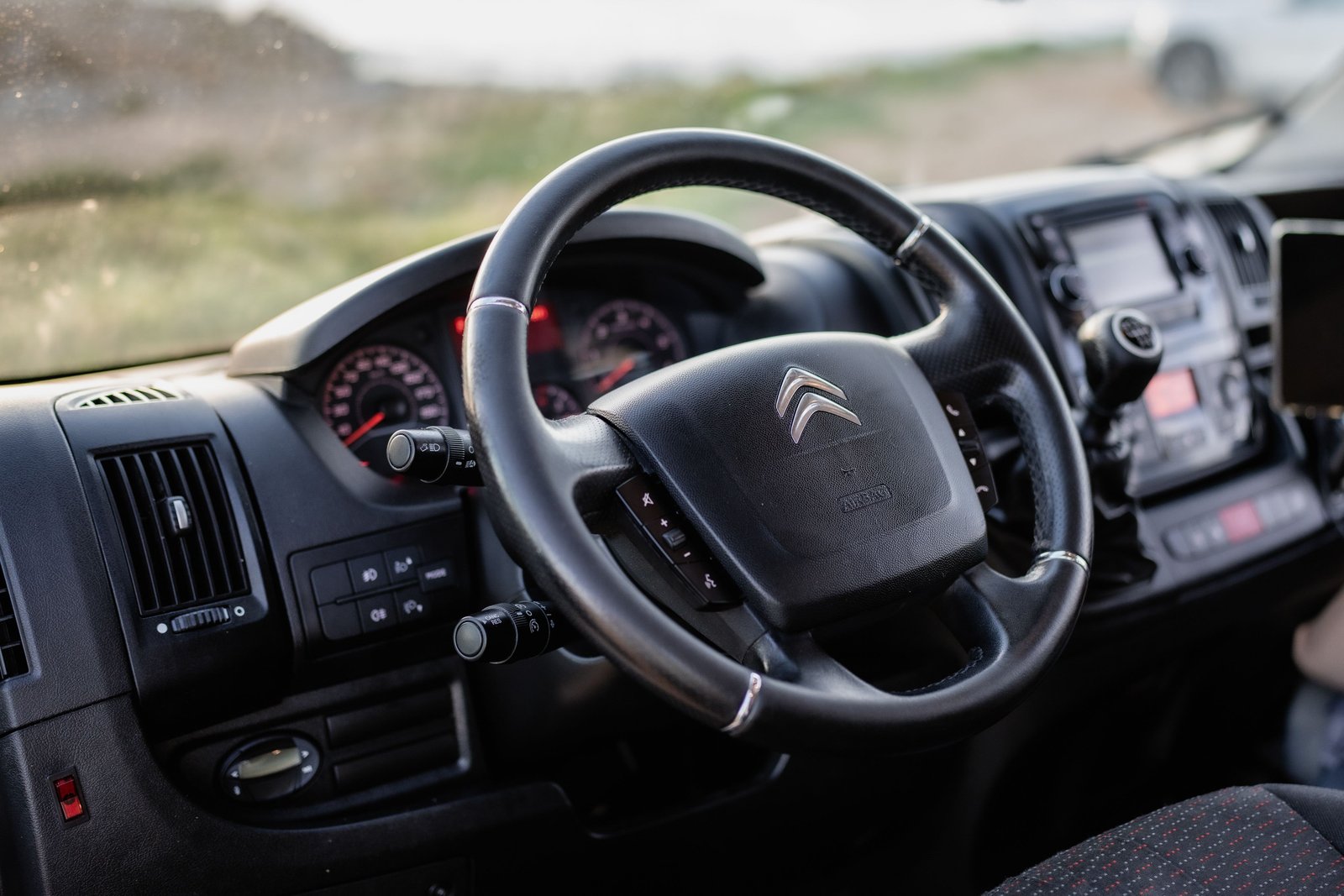 Zonnewijzer campervan interior layout