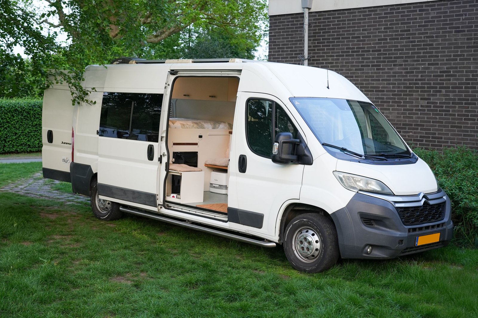 Zonnewijzer campervan exterior