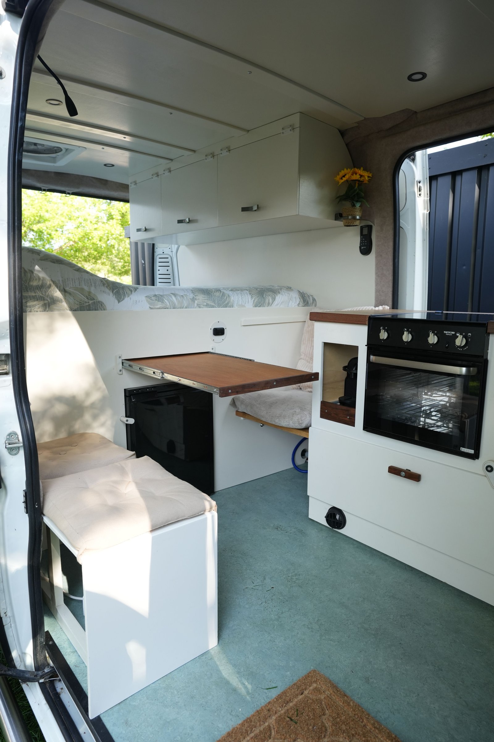 Zonnewijzer campervan exterior