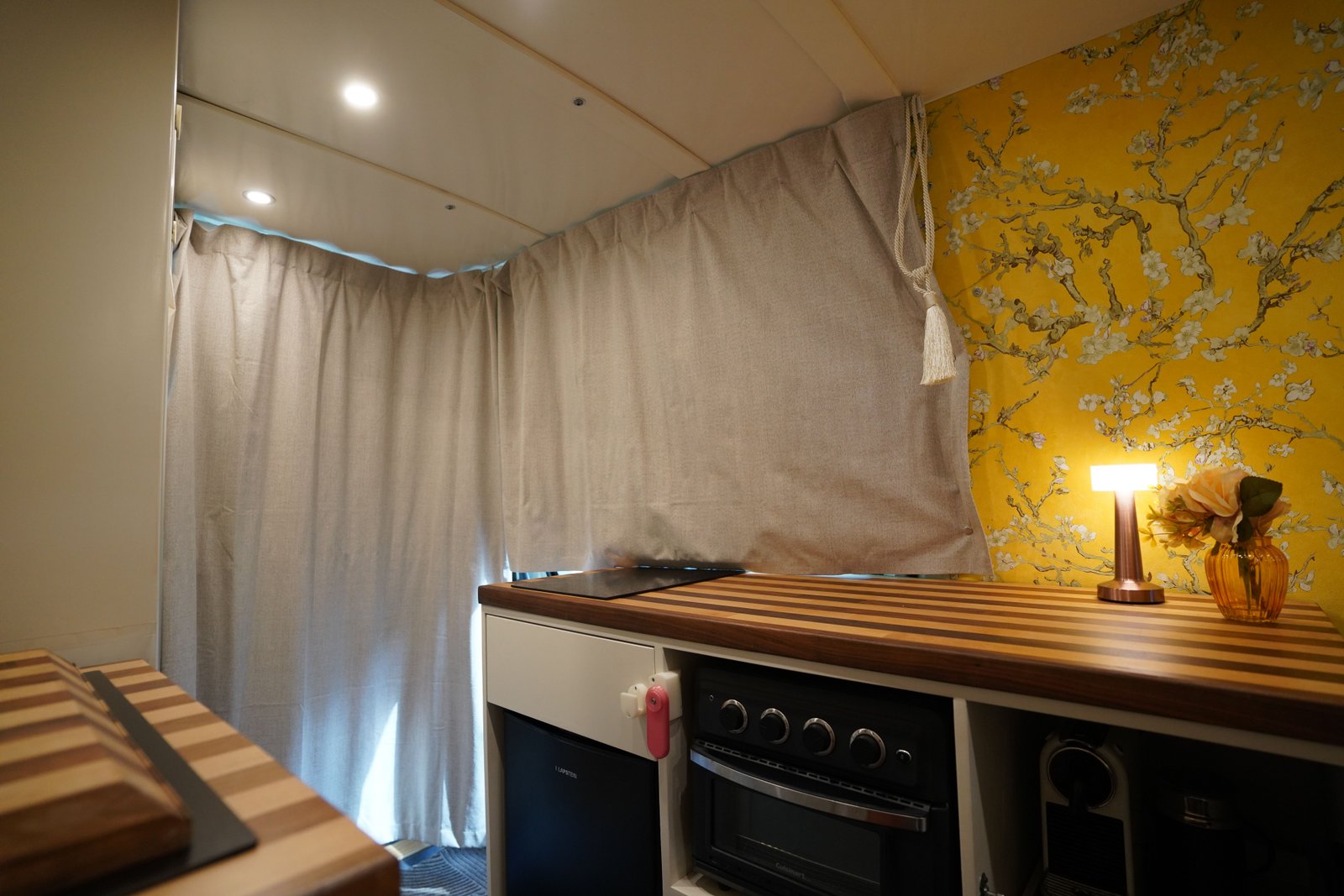 Albatros campervan exterior