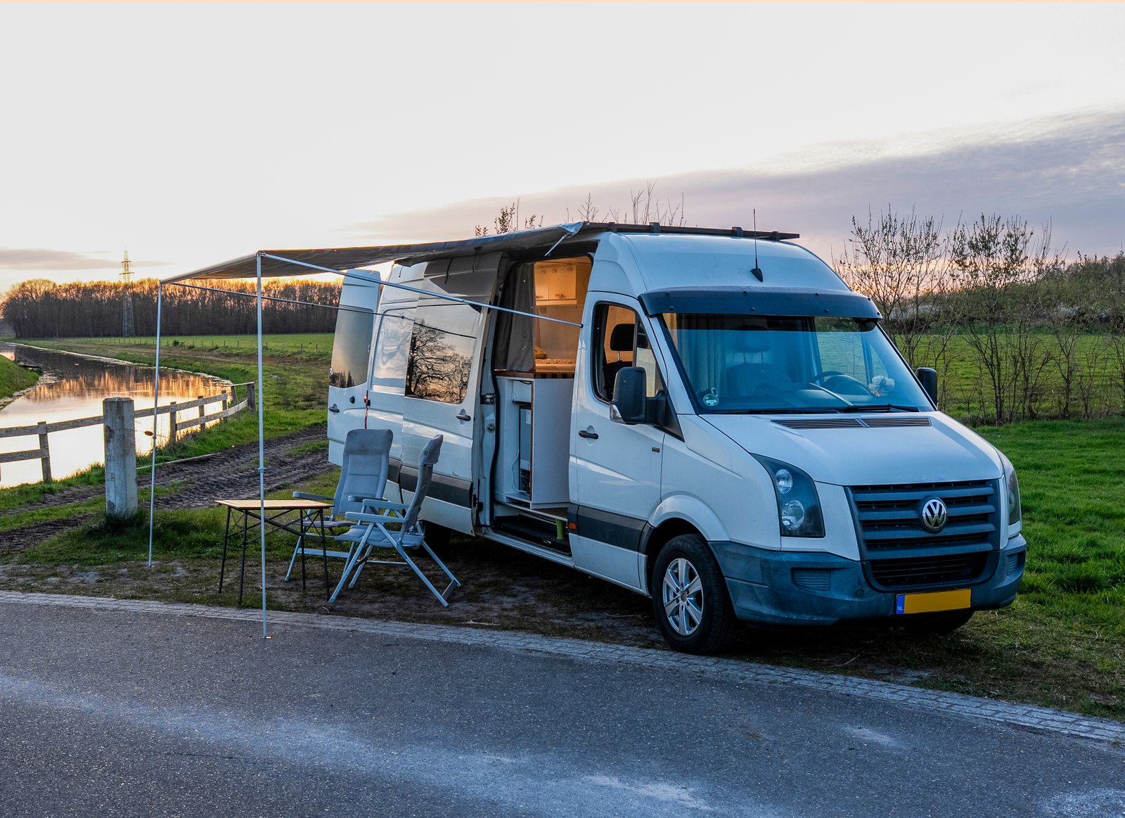 Albatros off-grid campervan exterior, VW Crafter L3